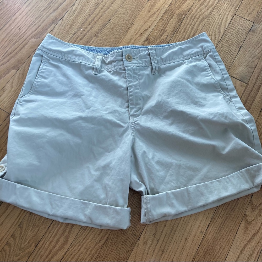 Eddie Bauer light khaki shorts